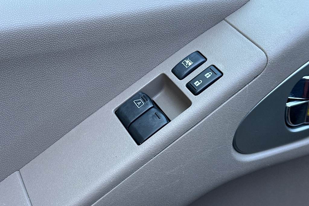Thumbnail: 2010 Nissan Frontier - 22