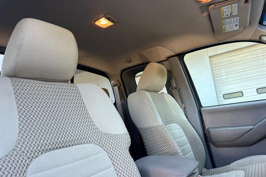 Thumbnail: 2010 Nissan Frontier - 23
