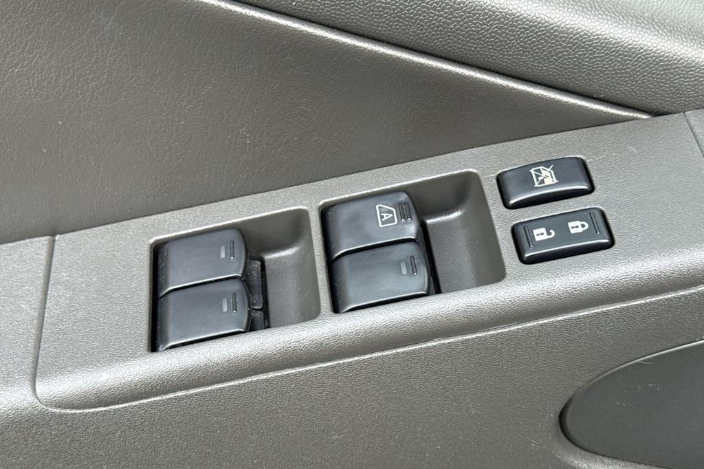 Thumbnail: 2012 Nissan Frontier - 21