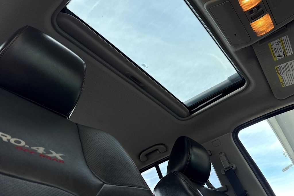 Thumbnail: 2012 Nissan Frontier - 22