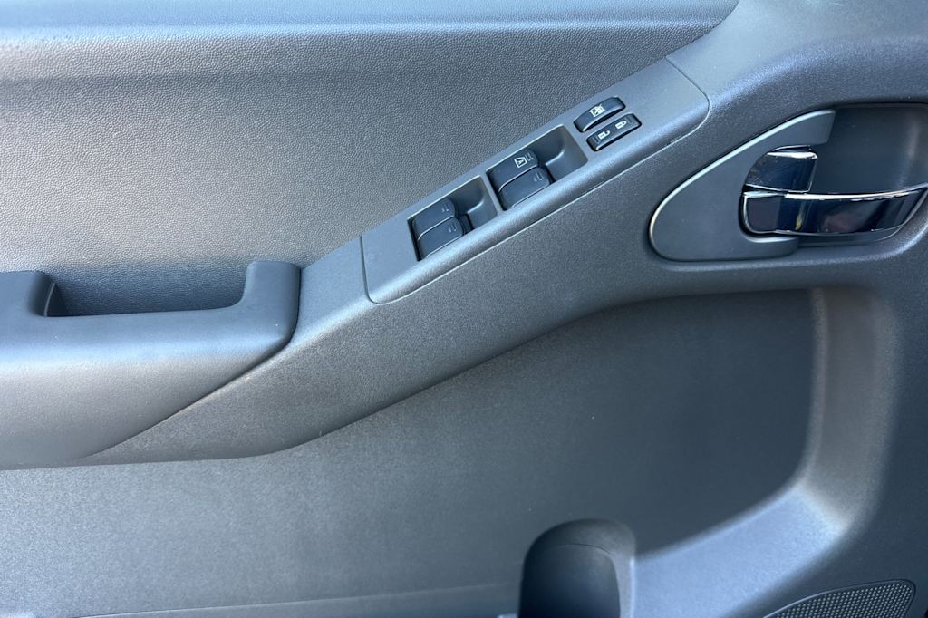 Thumbnail: 2012 Nissan Frontier - 20