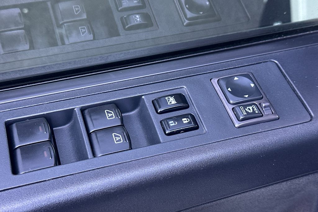 Thumbnail: 2013 Nissan Titan - 21