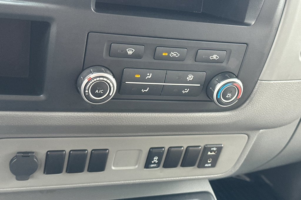 Thumbnail: 2018 Nissan NV - 24