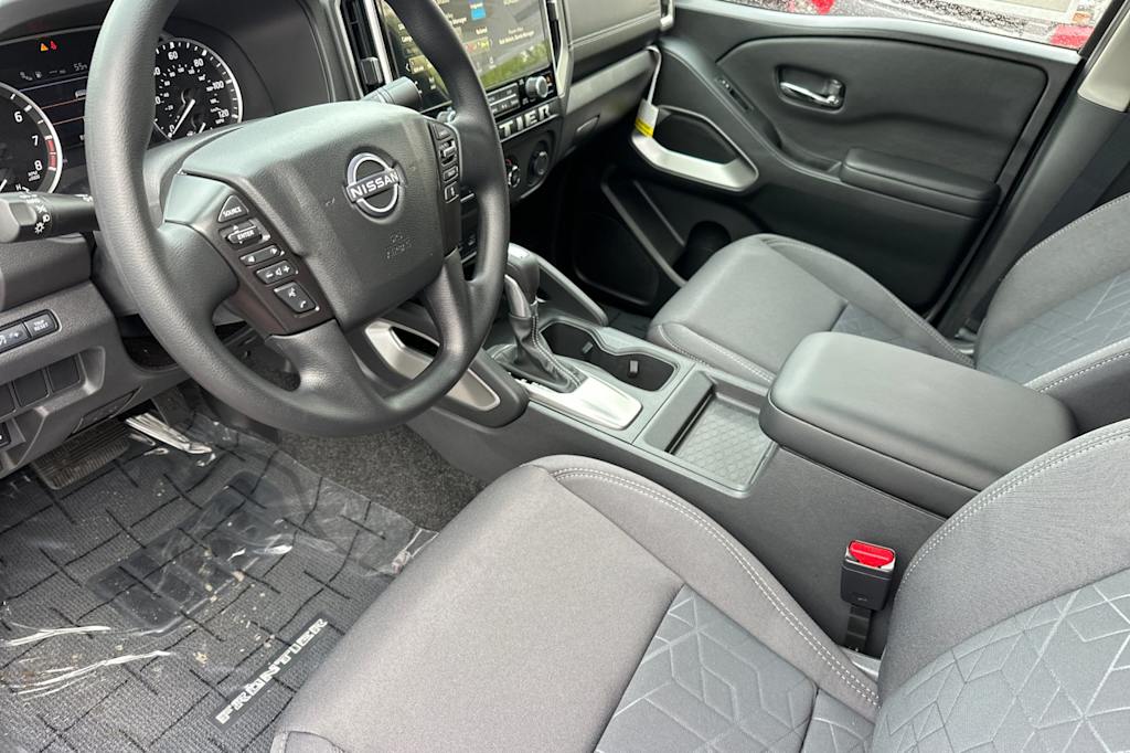 Thumbnail: 2025 Nissan Frontier - 8