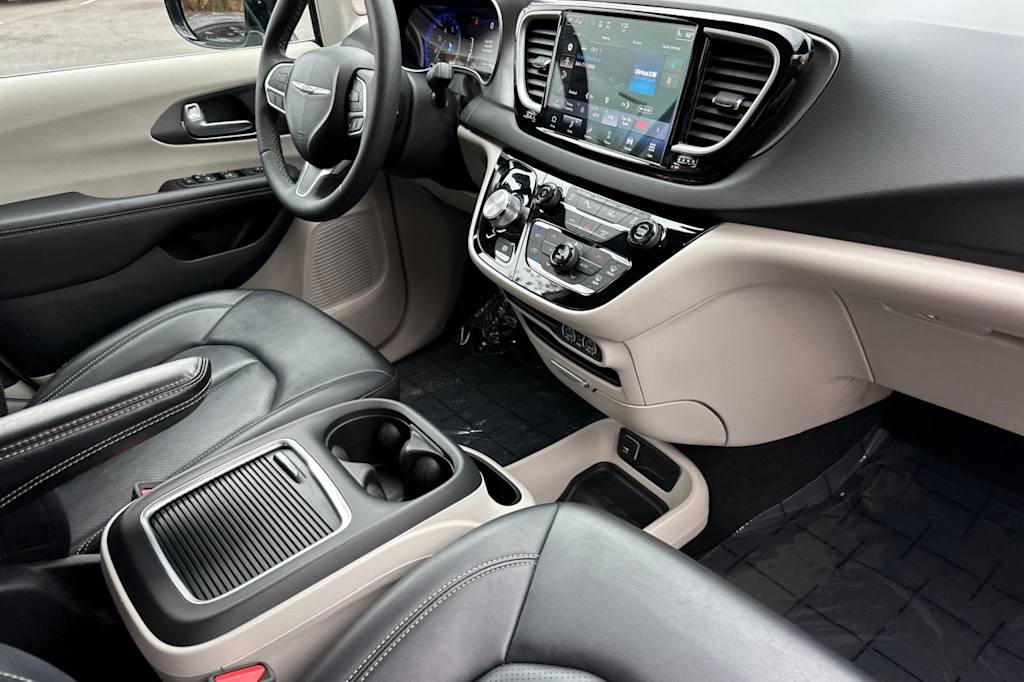 Thumbnail: 2024 Chrysler Pacifica - 13