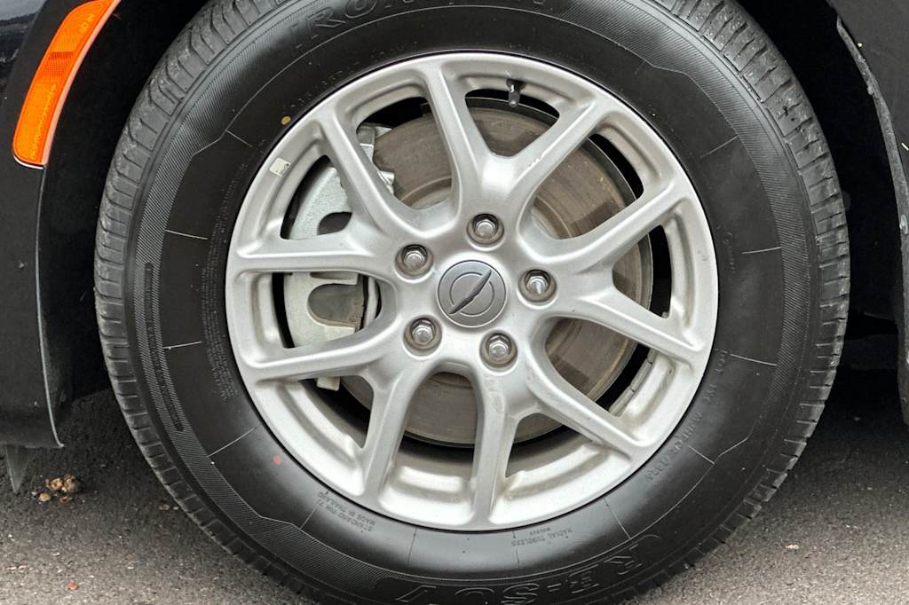 Thumbnail: 2024 Chrysler Pacifica - 8