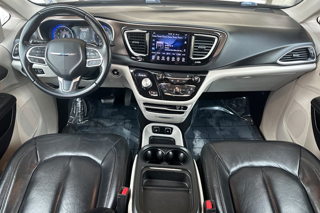Thumbnail: 2017 Chrysler Pacifica - 2