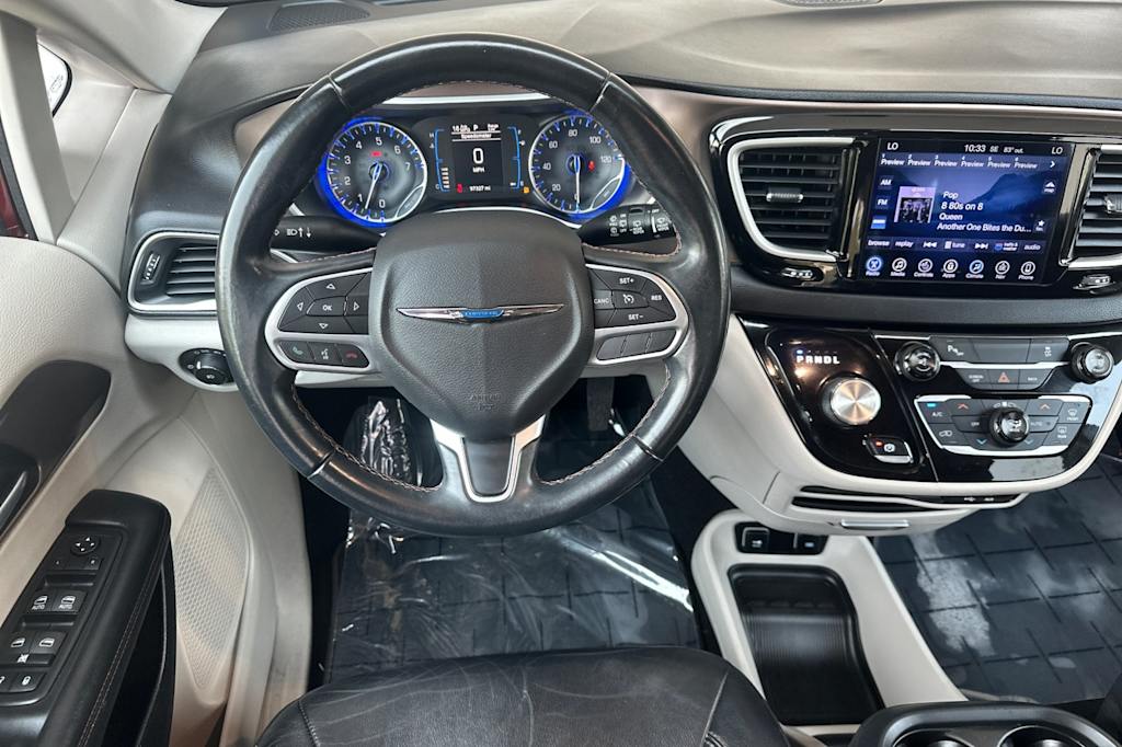 Thumbnail: 2017 Chrysler Pacifica - 11