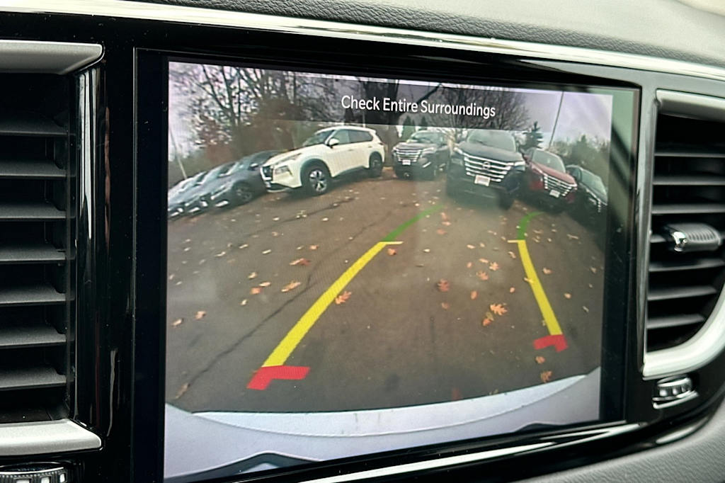 Thumbnail: 2024 Chrysler Pacifica - 26