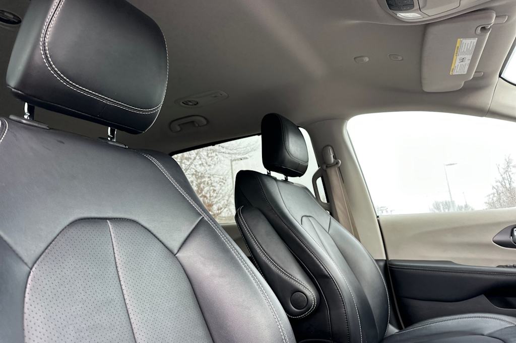 Thumbnail: 2024 Chrysler Pacifica - 25