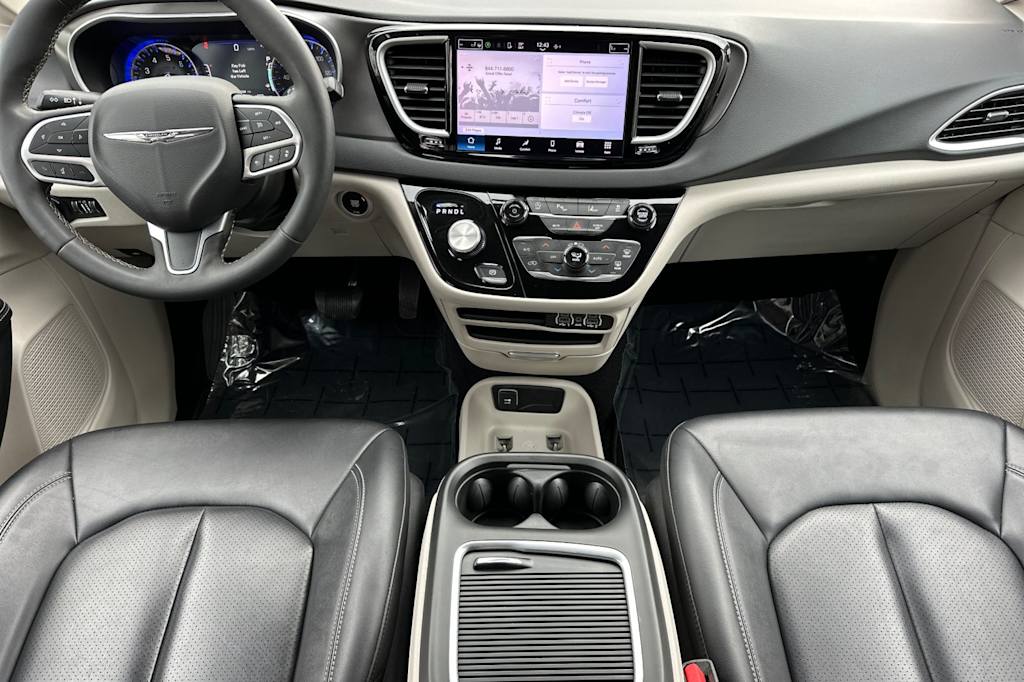 Thumbnail: 2024 Chrysler Pacifica - 2