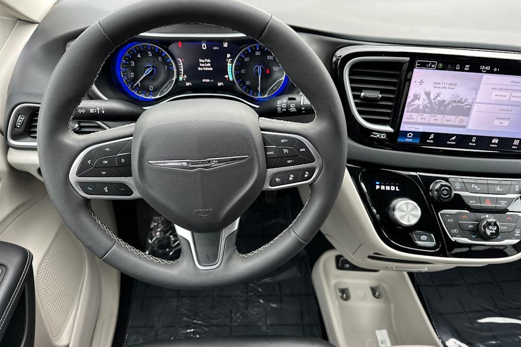 Thumbnail: 2024 Chrysler Pacifica - 9