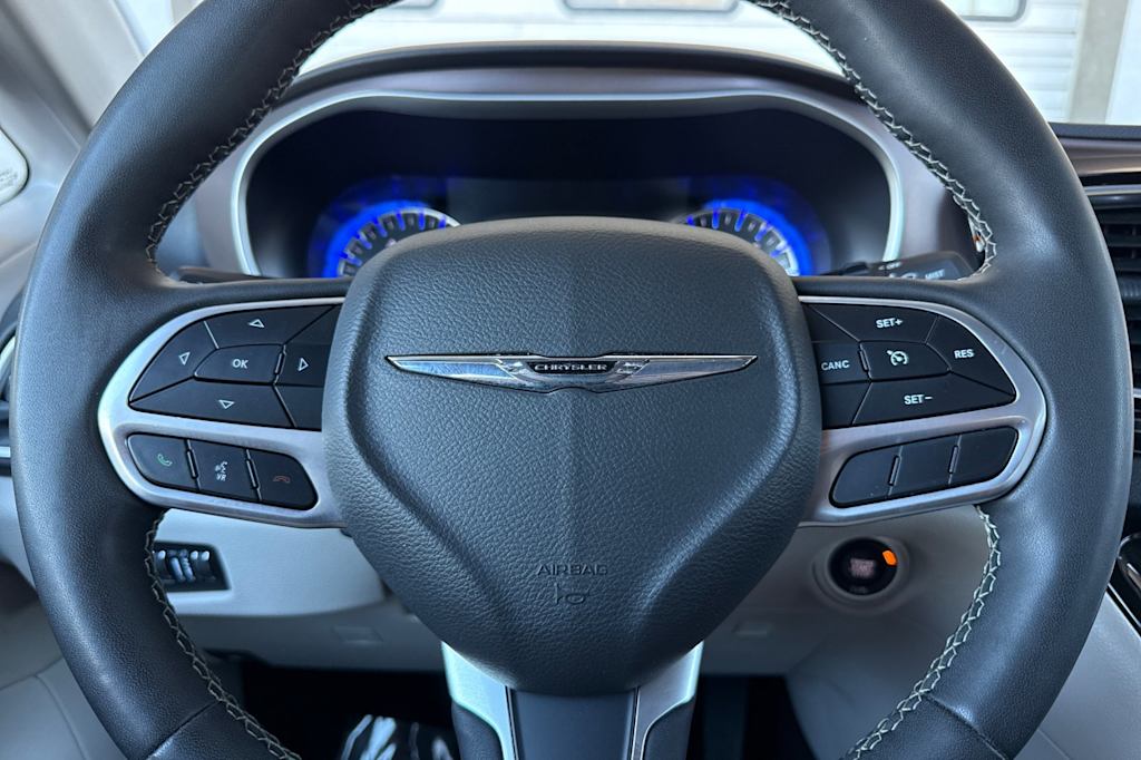 Thumbnail: 2024 Chrysler Voyager - 27