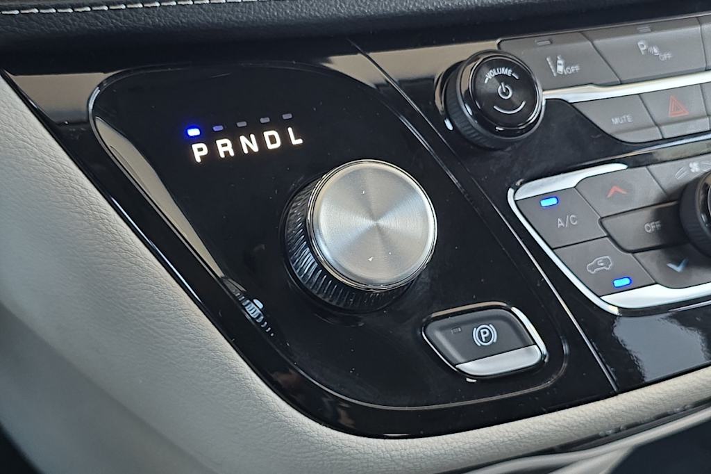 Thumbnail: 2024 Chrysler Pacifica - 15