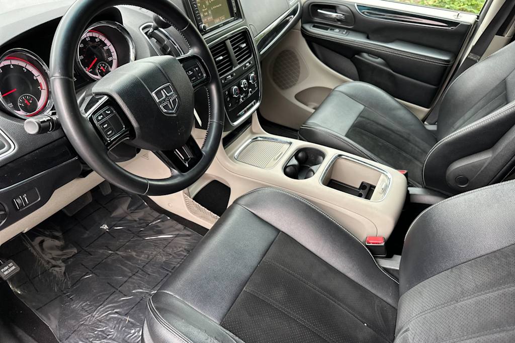 Thumbnail: 2017 Dodge Grand Caravan - 10