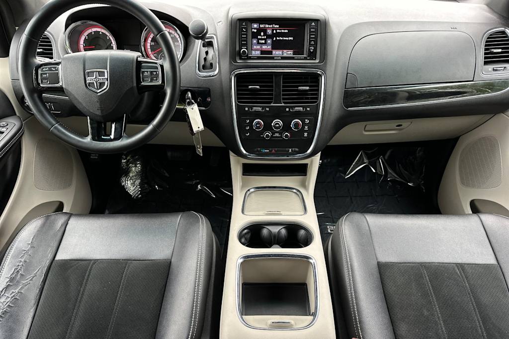 Thumbnail: 2017 Dodge Grand Caravan - 2