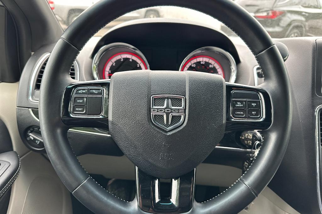 Thumbnail: 2017 Dodge Grand Caravan - 13