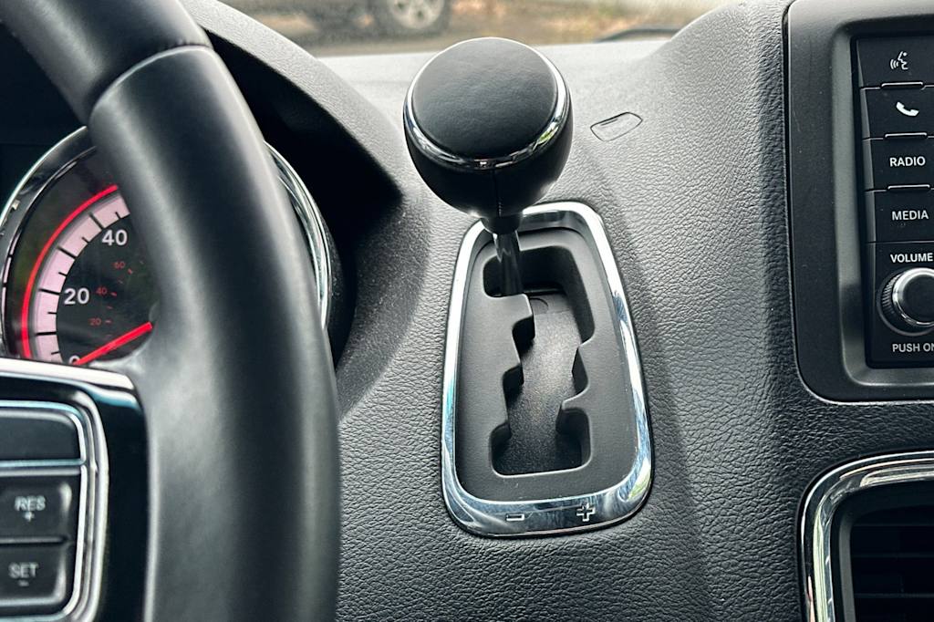 Thumbnail: 2017 Dodge Grand Caravan - 15