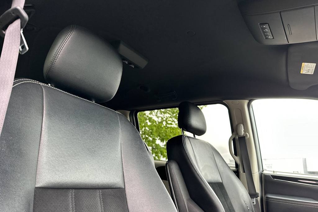 Thumbnail: 2017 Dodge Grand Caravan - 24