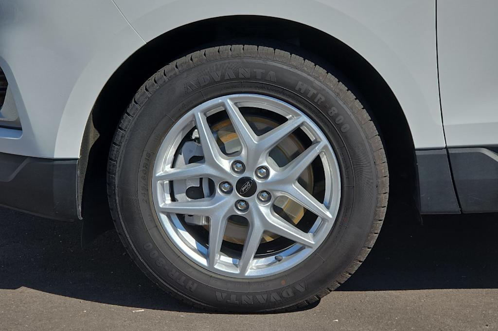 Thumbnail: 2023 Ford Edge - 8