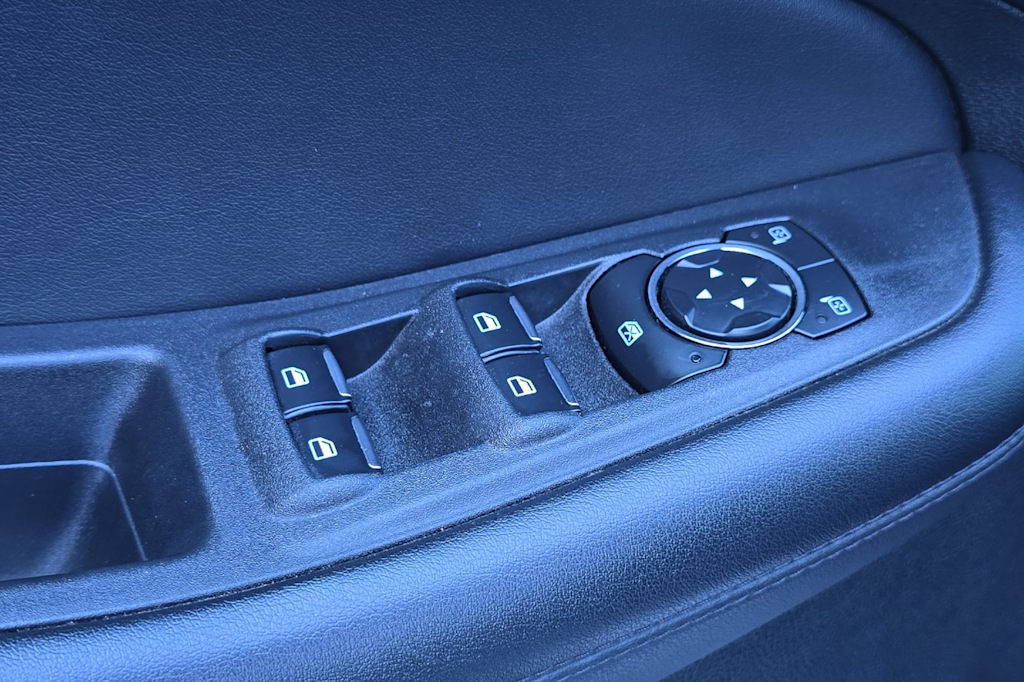 Thumbnail: 2023 Ford Edge - 23