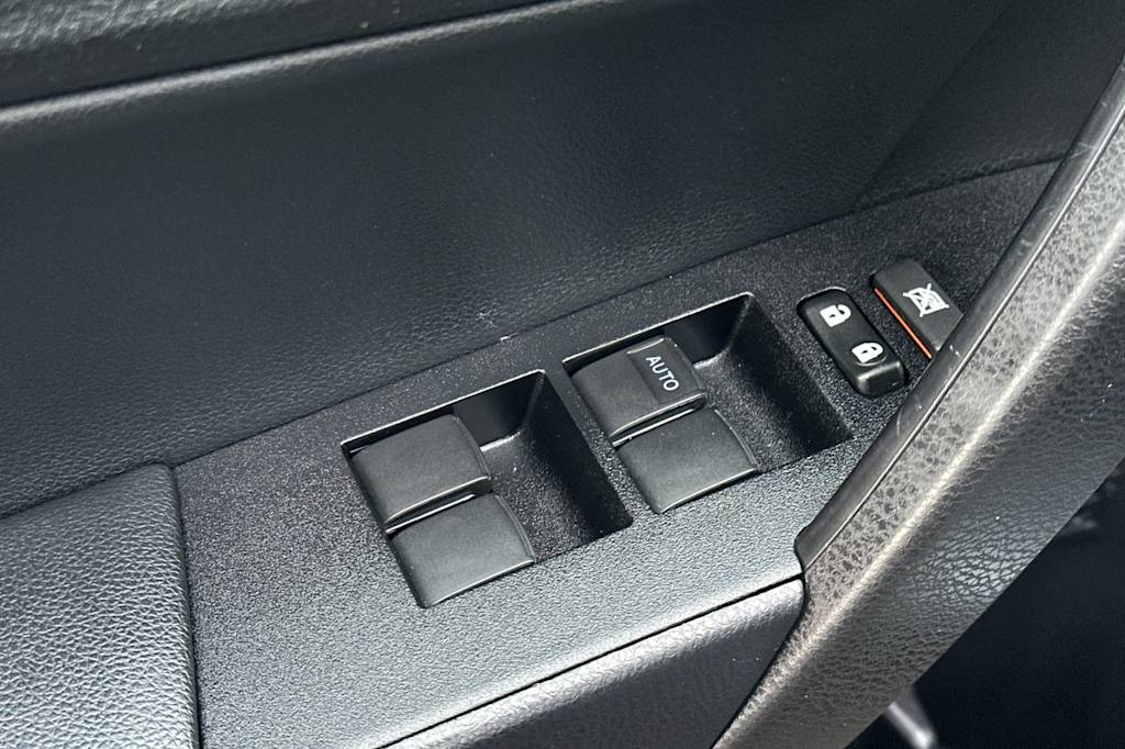 Thumbnail: 2015 Toyota Corolla - 21