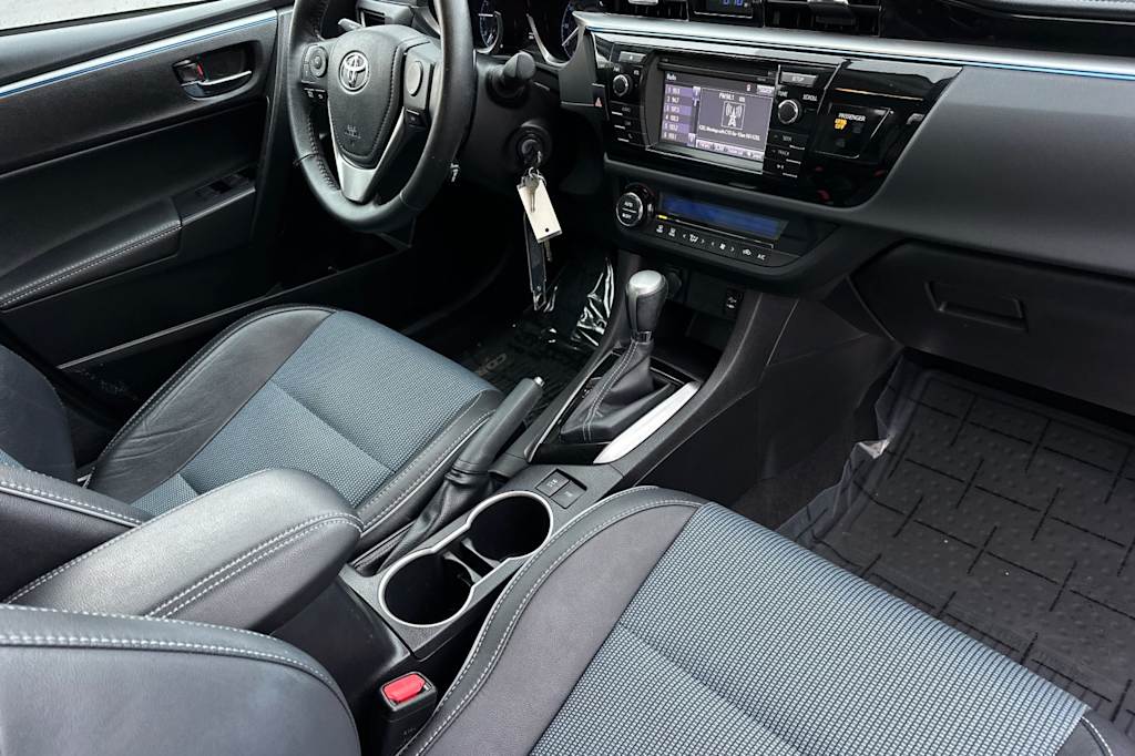 Thumbnail: 2015 Toyota Corolla - 12