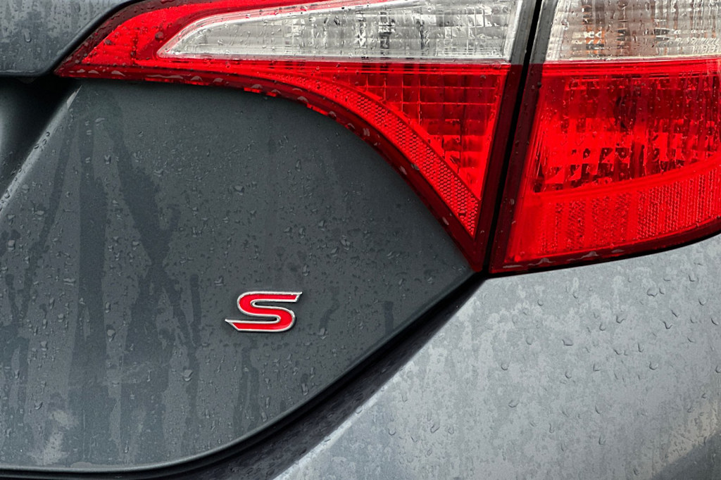 Thumbnail: 2015 Toyota Corolla - 26