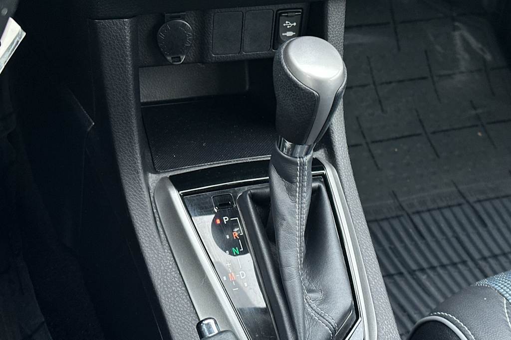 Thumbnail: 2015 Toyota Corolla - 14