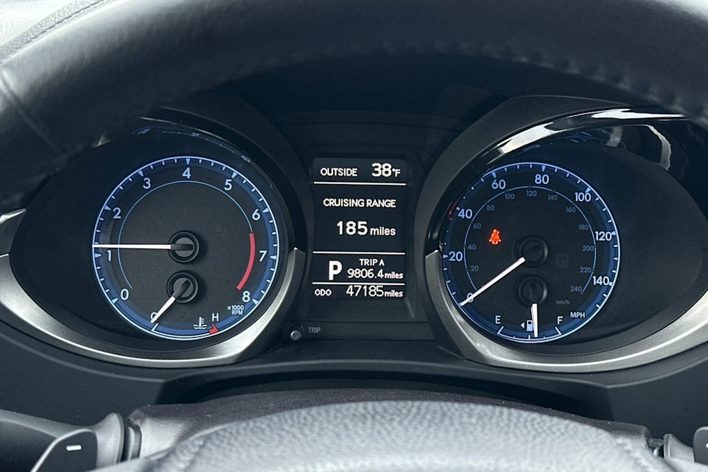 Thumbnail: 2015 Toyota Corolla - 15