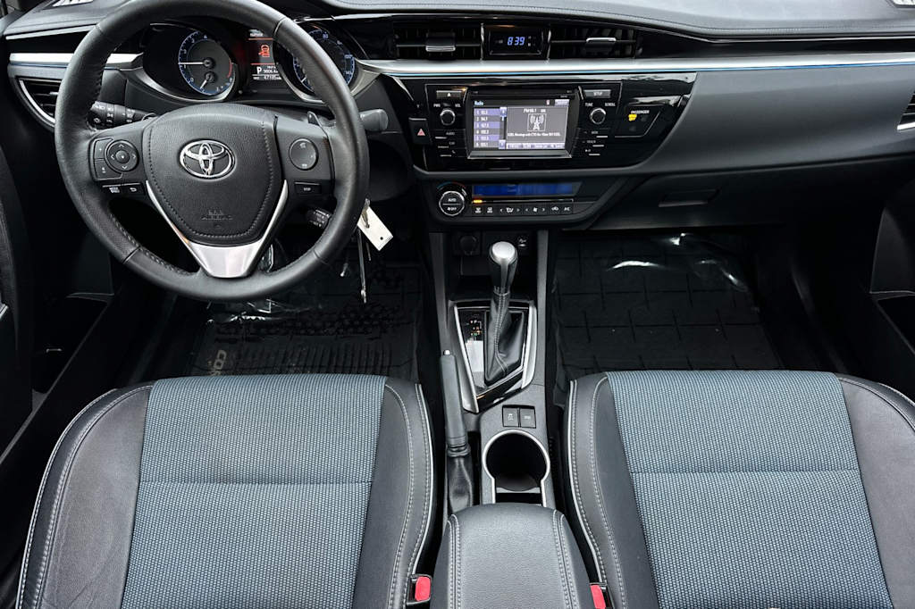 Thumbnail: 2015 Toyota Corolla - 2