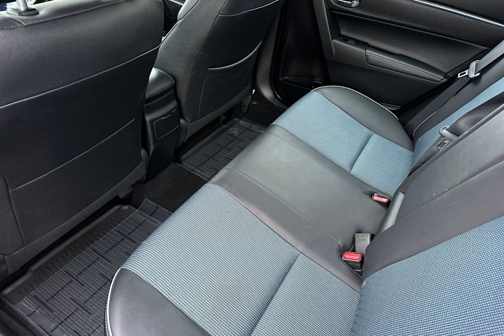 Thumbnail: 2015 Toyota Corolla - 10