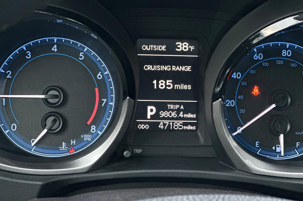 Thumbnail: 2015 Toyota Corolla - 25