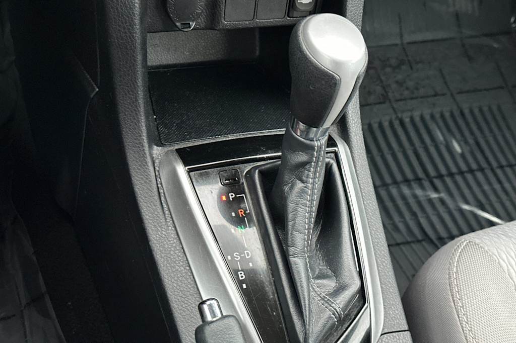 Thumbnail: 2018 Toyota Corolla - 13