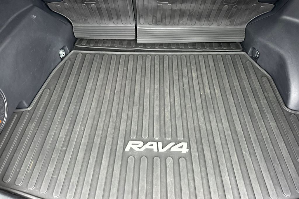 Thumbnail: 2021 Toyota RAV4 - 15