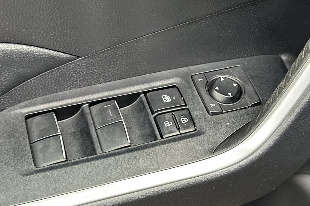 Thumbnail: 2021 Toyota RAV4 - 21