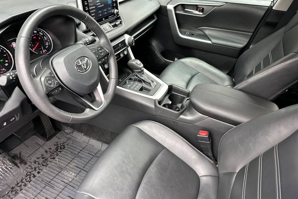 Thumbnail: 2021 Toyota RAV4 - 8