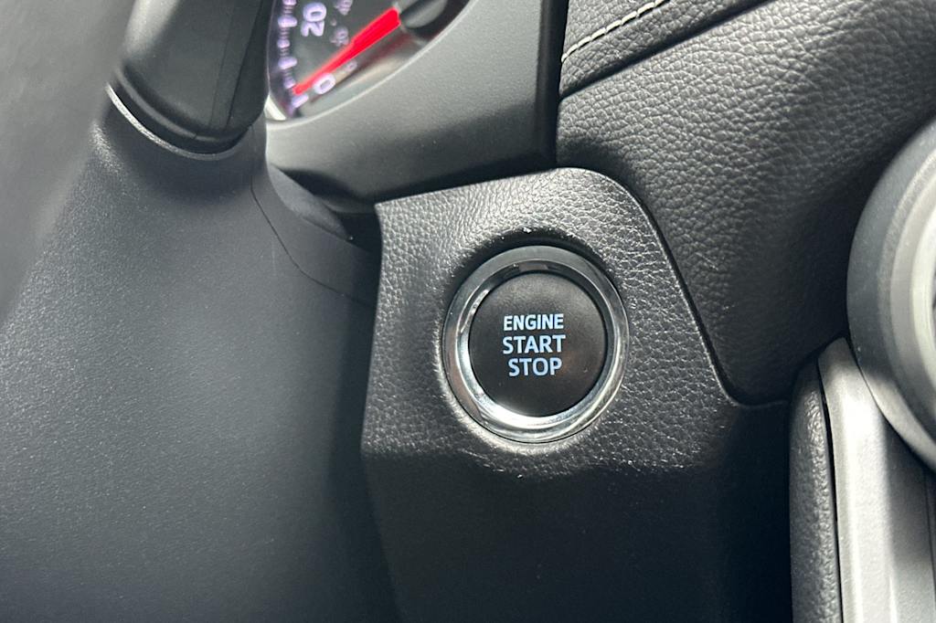 Thumbnail: 2021 Toyota RAV4 - 25