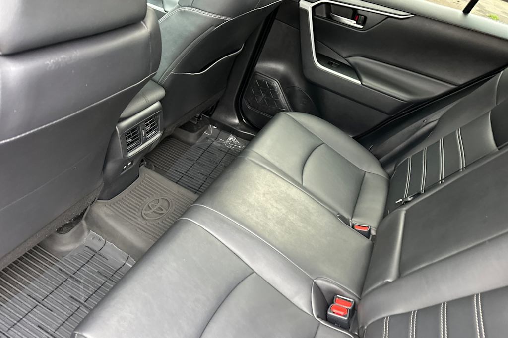 Thumbnail: 2021 Toyota RAV4 - 9