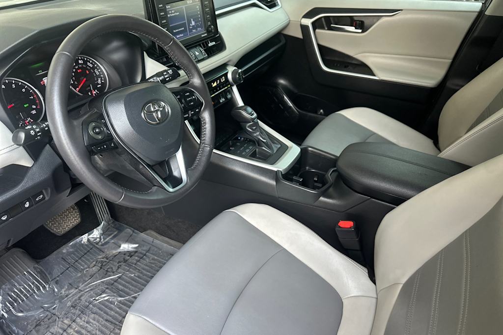 Thumbnail: 2022 Toyota RAV4 - 9