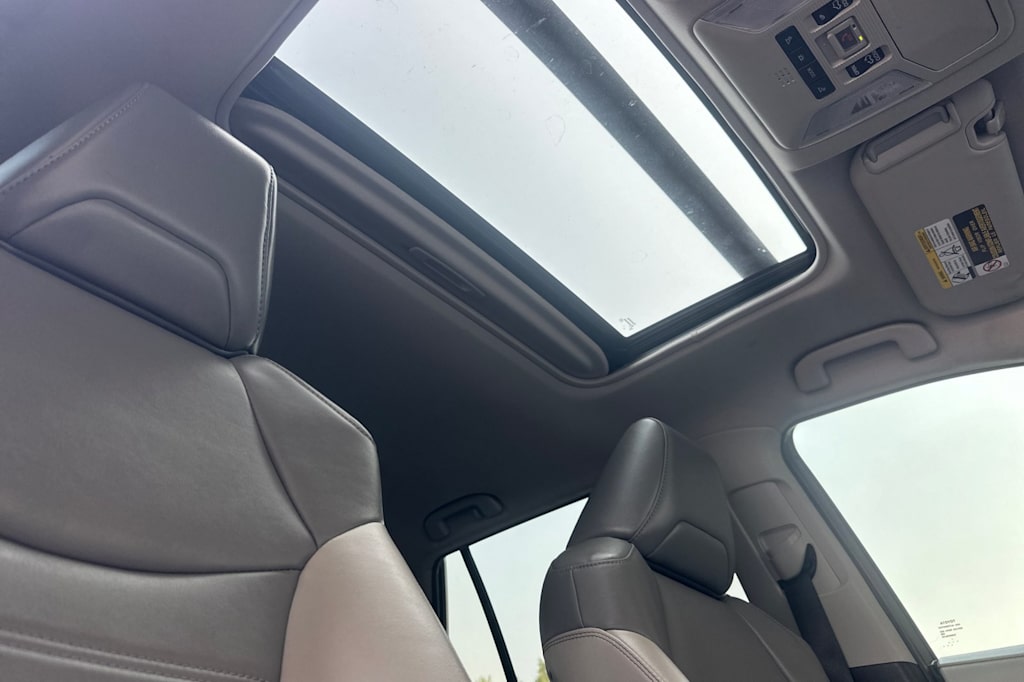 Thumbnail: 2022 Toyota RAV4 - 23