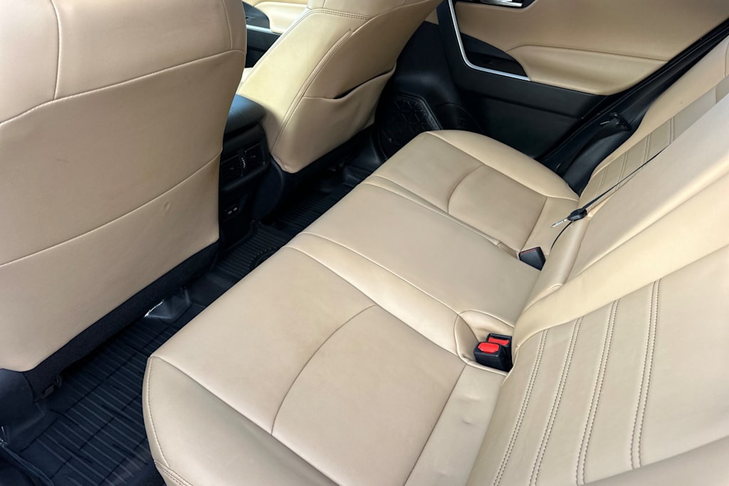 Thumbnail: 2022 Toyota RAV4 - 9