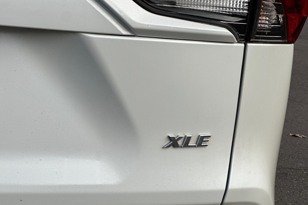 Thumbnail: 2022 Toyota RAV4 - 28