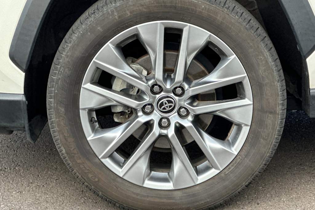 Thumbnail: 2022 Toyota RAV4 - 7