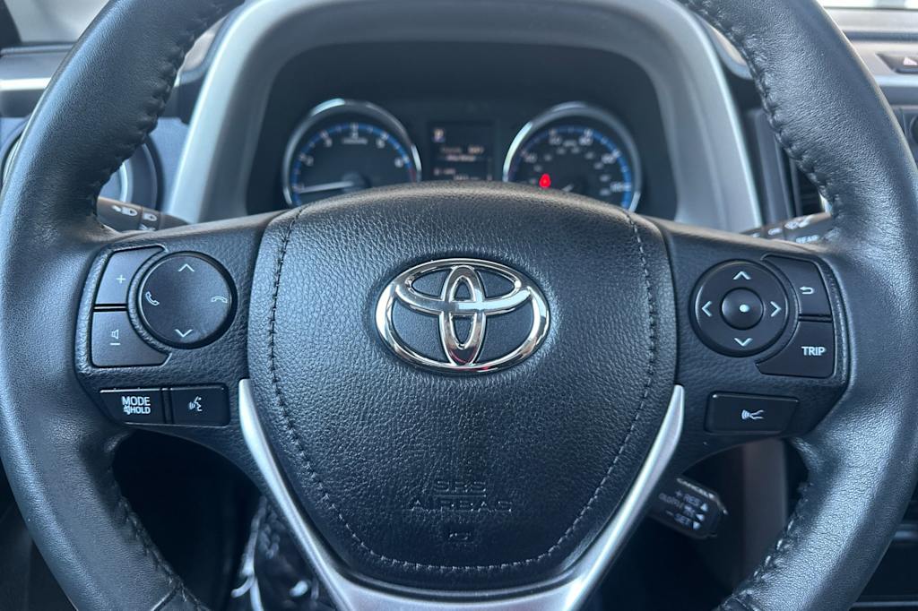 Thumbnail: 2017 Toyota RAV4 - 28