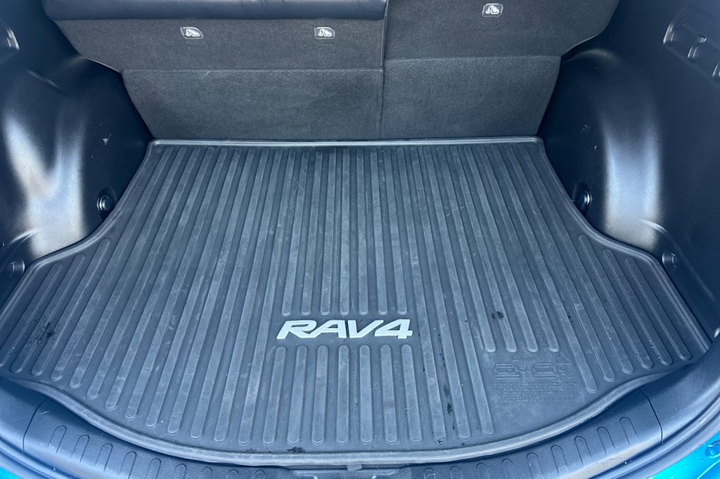 Thumbnail: 2017 Toyota RAV4 - 16