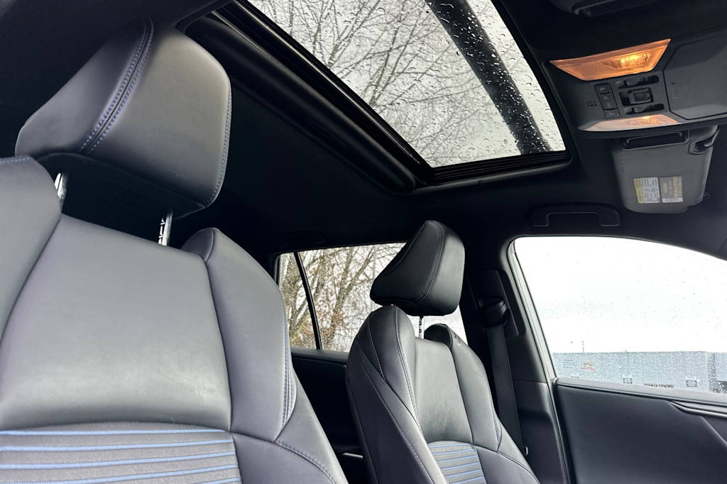 Thumbnail: 2021 Toyota RAV4 - 23