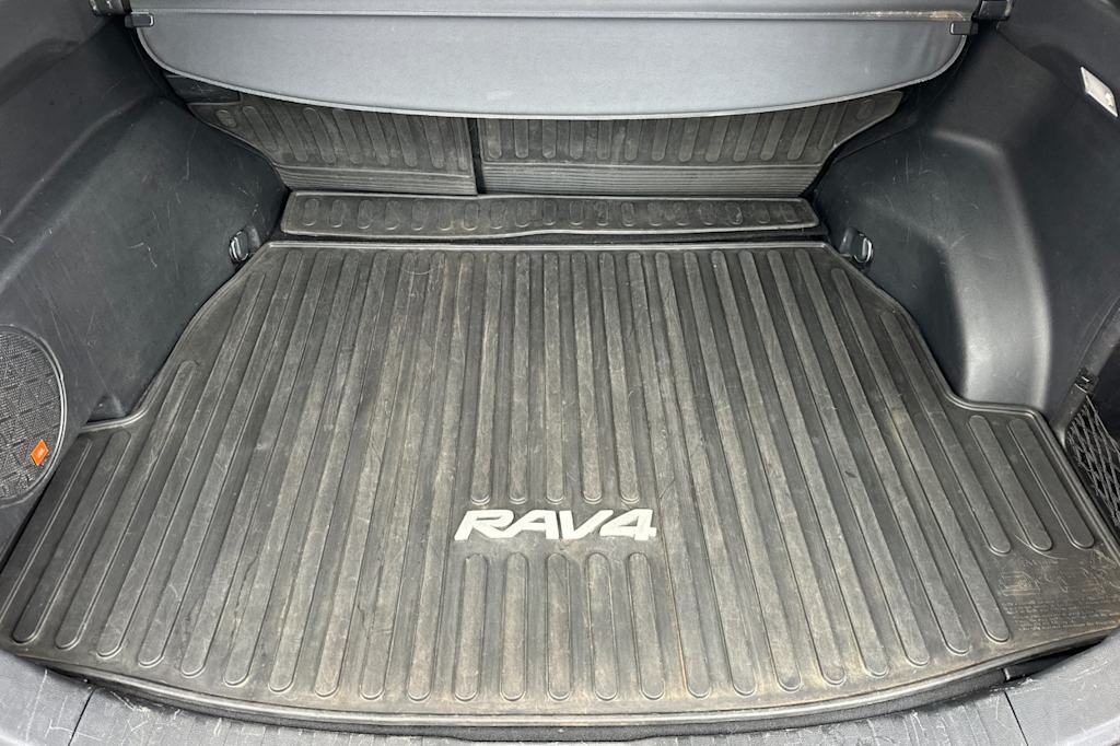 Thumbnail: 2021 Toyota RAV4 - 16