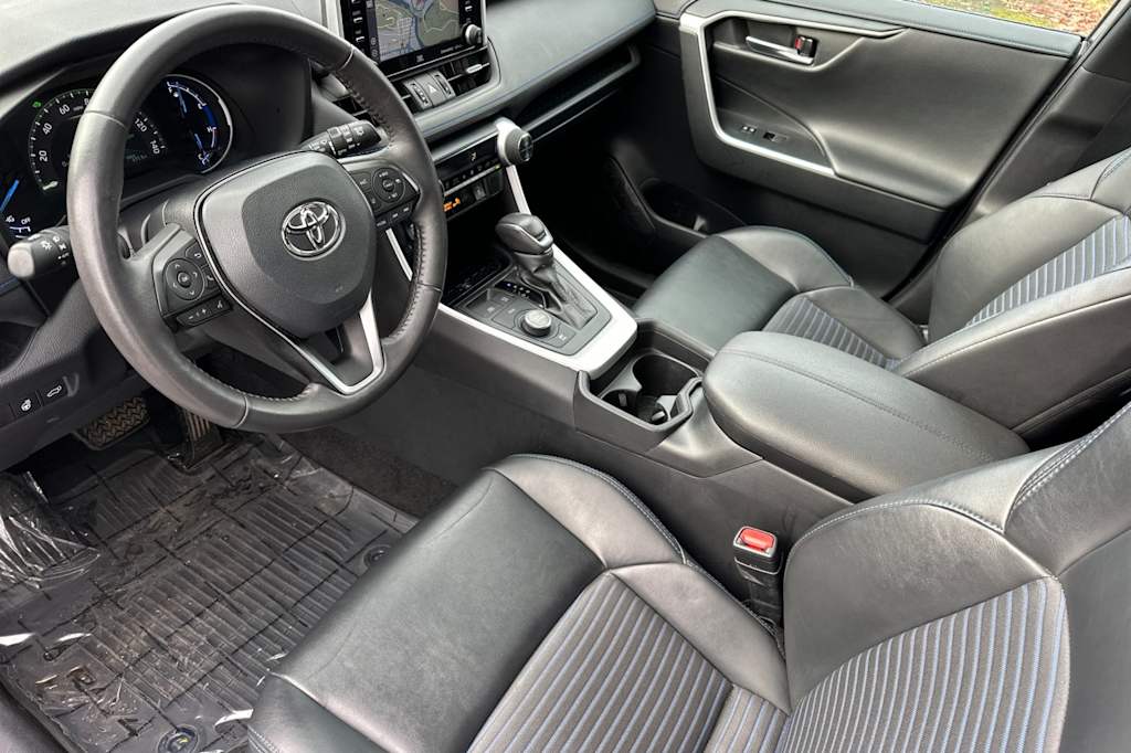 Thumbnail: 2021 Toyota RAV4 - 9