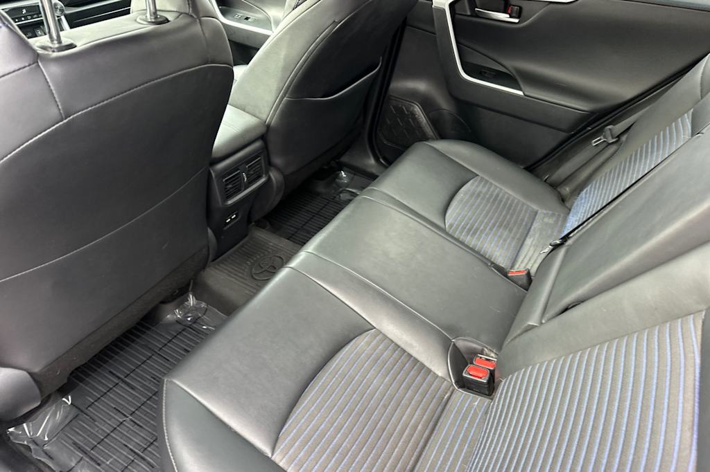 Thumbnail: 2021 Toyota RAV4 - 10